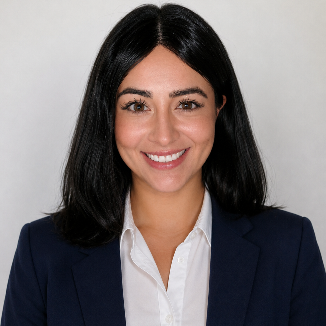 Karen Molina Headshot